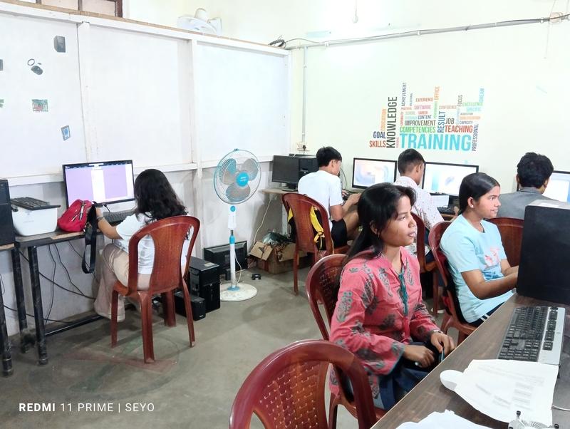 Computer lab at Insight Computers